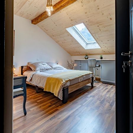 B&B Restaurant Le Pernollet Evionnaz Bagian luar foto