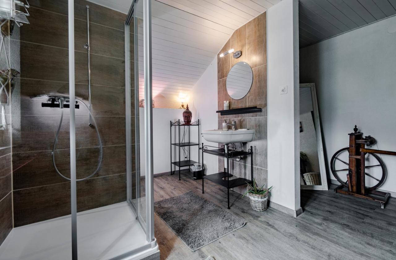 B&B Restaurant Le Pernollet Evionnaz Bagian luar foto