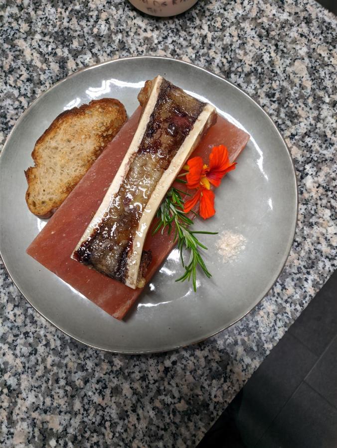 B&B Restaurant Le Pernollet Evionnaz Bagian luar foto