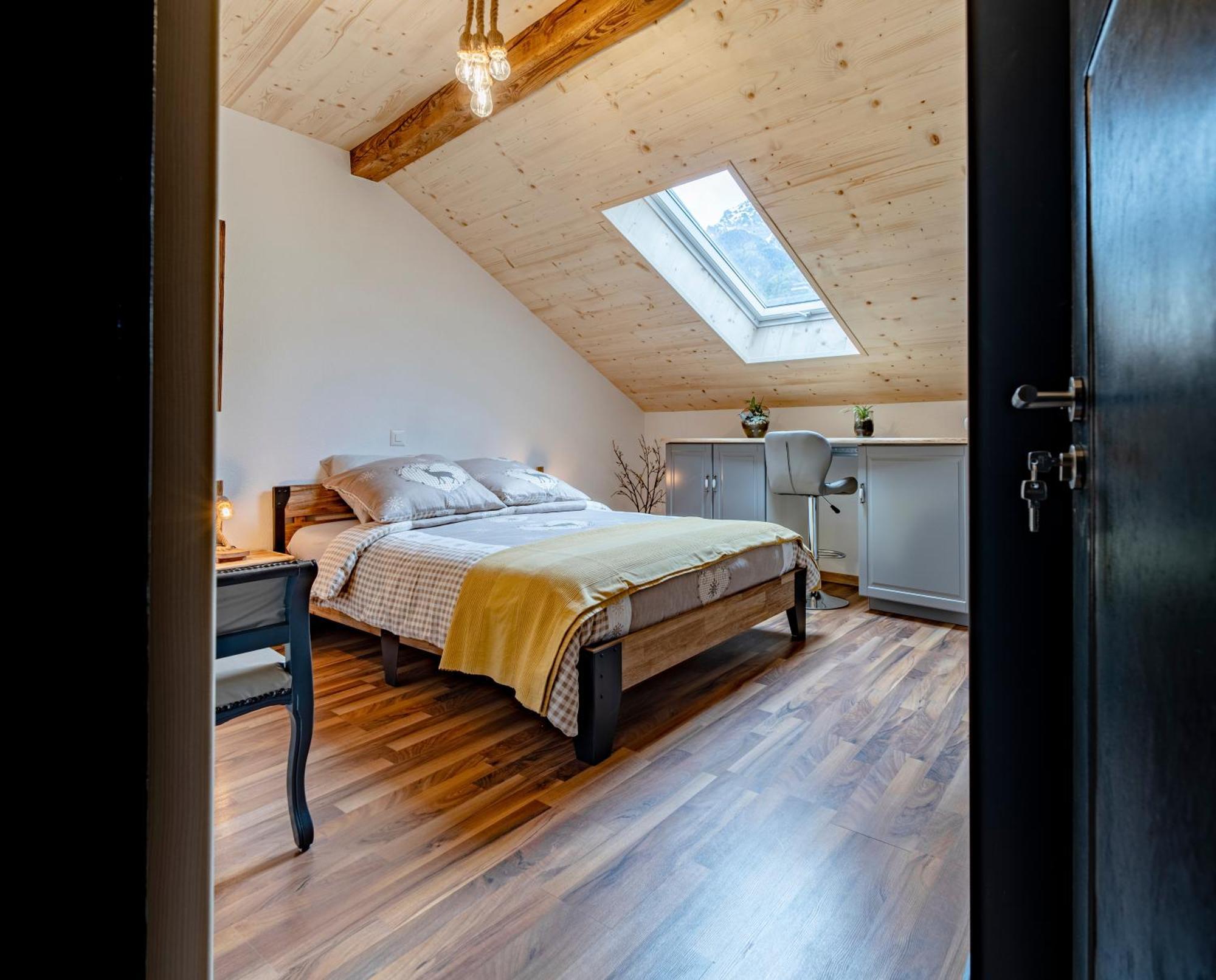 B&B Restaurant Le Pernollet Evionnaz Bagian luar foto